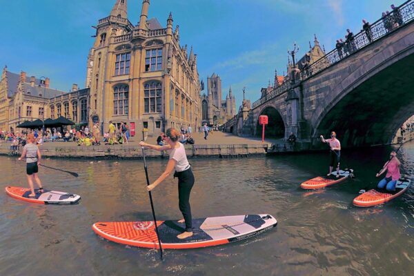 Welkom bij SUPingent.be, dé pionier in stand-up paddleboarding (SUP) avonturen in Gent 
en haar prachtige omgeving sinds 2008.